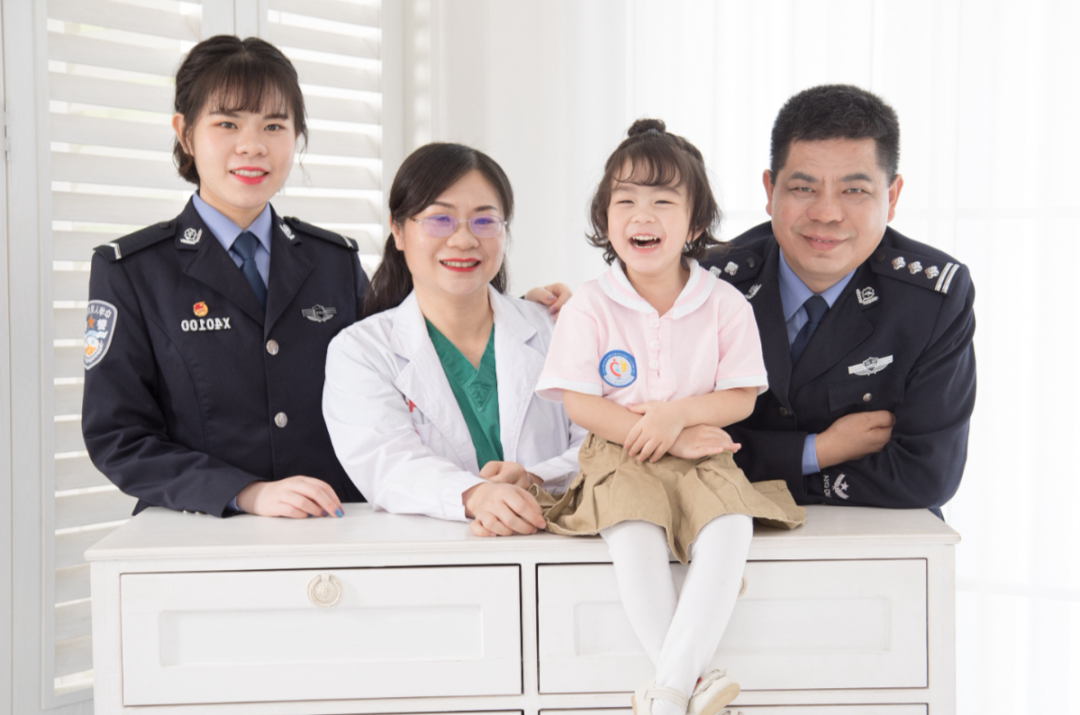 当医生与警察“撞个满怀”，会碰撞出怎样的情感火花？